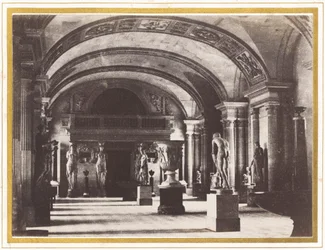 Karyatidien sali Louvren museossa