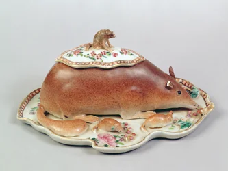 Famille ruusukastike tureen ja kansi mallitettu oravaksi, Chien Lung -kausi (1736-95) (keraaminen)