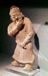 Viheltävän näyttelijän hahmo, Jiaozuo, Henan, Yuan-dynastia (1271-1368) (terrakotta)