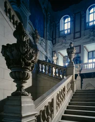 Vilkaisu Domenico Ferrin (1864-1865) Grand Staircase of Honor -portaisiin, Kuninkaanlinna (Palazzo Reale), Torino (UNESCOn maailmanperintöluettelo)