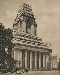 Lontoon satamaviranomaisen tilat Tower Hillissä, vuonna 1935.