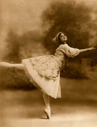 Madame Karsavina, 1913.