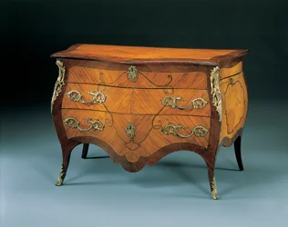 Rokokookaappi, 1700-luvun puoliväli