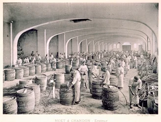 Tynnyrien rakentaminen, "Le France Vinicole", pub. kirjoittanut Moet und Chandon, Epernay (valokuva)