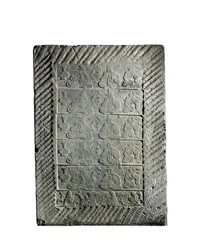 Pieni muotoiltu keramiikkalaatta (keraaminen)