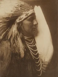 [Three Feathers - Nez Perce intiaani]