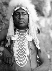 Upshaw, Apsaroke (Crow), c. 1905, valokuva Edward S. Curtis