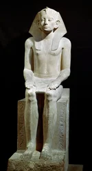 Egyptiläinen antiikki: farao Amenemhet (Amenemhat) III:n kalkkikivipatsas. 12. dynastia. 1910 eaa. Hawarasta. Himmeä. 160 cm Kairo, Egyptiläinen museo