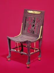 Tuoli Tutankhamonin haudasta (n. 1370-1352 eKr.), kuva-aiheena miljoonien vuosien henki, Uusi valtakunta