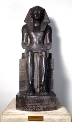Egyptiläinen antiikki: basaniitista valmistettu veistos, joka esittää Thutmosis (Tuthmosis tai Thutmus) III:a (noin 1504-1450 eaa.), egyptiläistä faaraota. 18. dynastia. Thebasta. Torino, Egyptin museo