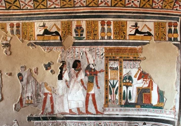 Egyptiläinen antiikki: Horus opastaa Royn ja hänen vaimonsa Osirikseen. Fragmentit freskosta Tomb of Royn haudasta (TT255). 18. dynastia. Luxorin Länsirannalta Egyptistä