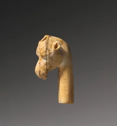 Kirahvin pää, noin 1540-1296 eaa