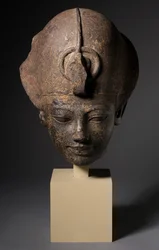 Sinistä kruunua käyttävän Amenhotep III:n johtaja, n. 1391-1353 eaa.