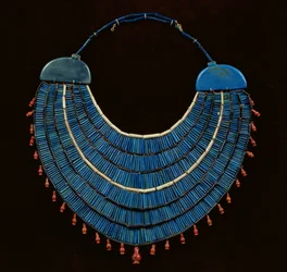 Ousekh kaulakoru, New Kingdom (fajanssi)