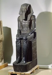 Amenophis III:n (n. 1391-1353 eKr.) patsas Taniksesta, Uudesta kuningaskunnasta (dioriitti)