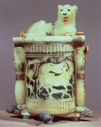 Unguent-purkki, jossa kuninkaan hahmo leijonana, Tutankhamonin haudasta (n. 1370-52 eKr.) New Kingdom (maalattu alabasteri) (katso myös 391016)