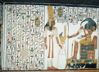 Kuolleiden kirjan luku 94, Nefertari seisomassa ibis-päisen kirjuri-jumala Thothin edessä, fresko, pohjoisseinä, itäinen sivukammio, Nefertarin hauta (QV66), Kuningattarien laakso, Theba. Egyptiläinen sivilisaatio, Uusi valtakunta, XIX dynastia.