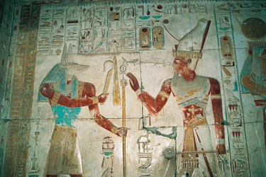 Egypti, Abydos, faarao Seti I:n temppeli, Osiriksen kappeli. Yksityiskohta, maalattu reliefi, Uusi valtakunta, XIX dynastia.