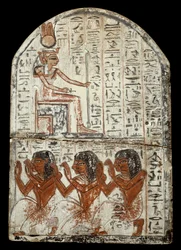 Egyptiläinen antiikki: kuvanveistäjä Kenin, Deir el Medinehin käsityöläisen, stele: esitys jumalatar Renenoutetista (ruokakäärme). Epoque Ramses II (1290-1224 eKr.) Bordeaux, Akvitaniamuseo