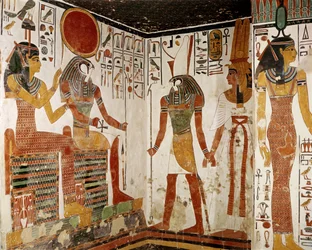 Horus tuo Nefertarin Re-Horakhtyn jumalan eteen Nefertarin haudasta, Uudesta kuningaskunnasta (seinämaalaus)