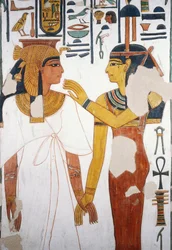 Nefertari tapaa jumalatar Isisin, fresko, neljännen pilarin pohjoiseen päin oleva julkisivu, hautakammio, Nefertarin hauta (QV66), Kuningattaren laakso, Thebes (Unescon maailmanperintöluettelo)