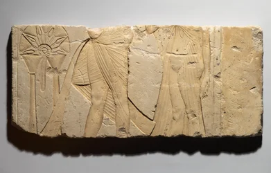 Relief, joka kuvaa uhrikohtausta, Tell el-Amarnasta, Uudesta kuningaskunnasta, n. 1353-1336 eKr. (kalkkikivi)