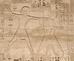Vihollisten joukkomurhan kohtaus, Horuksen temppeli, Edfu