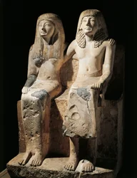 Patsasryhmä, joka edustaa kirjuri Penduaa ja hänen vaimoaan Nefertari (kalkkikivi) löysi Deir el-Medinan Egyptistä