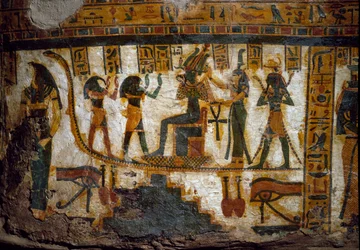 Egyptin taide: Osiris vastaanottaa kunnianosoituksia neljältä jumalalta: Thot, Maat, Heka (Heqat tai Heqa) ja Harsiesi. Yhdellä jumalista on elämän avain ansee-ristin (Ankh) muodossa. Alla kaksi esitystä silmästä oudjat (Horuksen silmä) Sisustus th