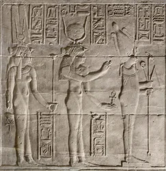 Reliefejä Philaen temppelin sisemmässä pyhäkössä, Assuan, Egypti
