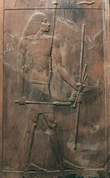 Vainajaa esittävä paneeli Hesiren haudasta Sakkarassa, Egyptissä, Vanha valtakunta, 3. dynastia, 2650-2150 eKr.