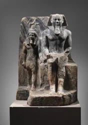 Kuningas Sahure ja nimijumala, n. 2458–2446 eKr. (gneissi)