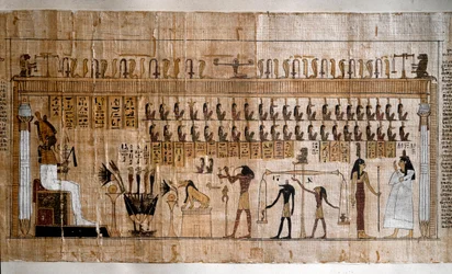 Egyptiläinen antiikin aika: sielujen punnitus (psykostaasi). Kuolleiden kirjan papyrus. Torino, Egyptiläinen museo - Muinainen Egypti: sielujen punnitus (psykostasia). Papyrus kuolleiden kirjasta. Egyptiläinen museo, Torino, Italia