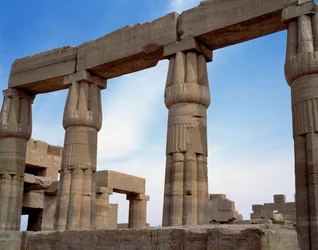 Egyptiläinen antiikki: näkymä Karnakin temppelistä. Egypti