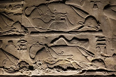 Luxorin temppeli: Luxor: Uhrauslehmät (reliefi)