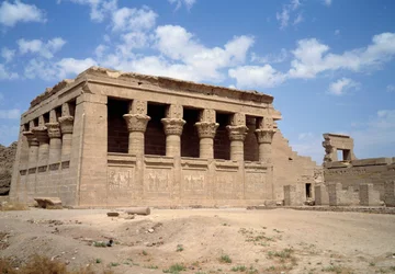 Antiikin arkkitehtuuri: Hathorin temppeli Denderassa, Egyptissä