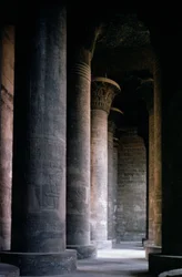 Khnumin temppelin Hypostyle Hall