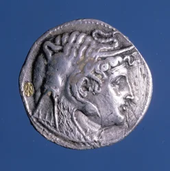 Hopearaha, jossa on Egyptin kuninkaan Ptolemaios I Soterin (367 eKr. - 283 eKr.) kuva.