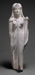 Ptolemaiosten kuningattaren, ehkä Kleopatra VII:n, patsas, 200-30 eKr. (dolomiittinen kalkkikivi).