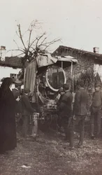 Albumi ensimmäisestä maailmansodasta Friuli-Venezia Giuliassa: valosähköauto, 01-04/1916 (b/w kuva)