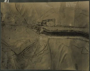 Ilmakuva ensimmäisen maailmansodan haudoista, 1917