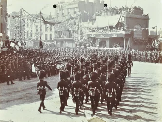 Blackwall-tunneli: Walesin prinssi, myöhemmin kuningas Edward VII ja prinsessa Alexandria osallistuvat tunnelin avajaisiin vuonna 1897.