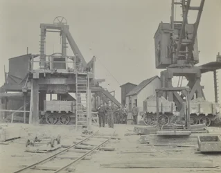 Blackwall-tunneli: kuilu ja työntekijät tunnelin rakentamisen aikana, 1893