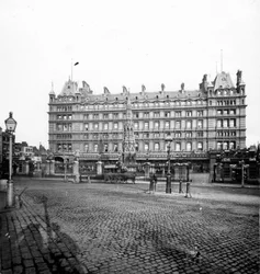 Charing Cross Station Hotel, noin 1890 (valokuva).