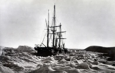 Pohjoisnapa: "" Alert"" niputettu lähellä Cape Beecheyä, Robesonin kanava - "" Tarina matkasta Napajärvelle vuosina 1875-76", G.S. Nares, toim. Lontoo