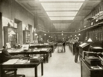British Museum Print Room, n. 1900, Alfred Whitmanin teoksesta "The Print-Collector