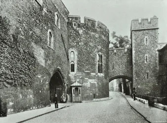Tower of London, Tower Hill: The Bloody Tower, 1890