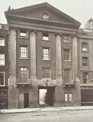 Näkymä Middle Temple Gate Housesta Lontoossa, 1885