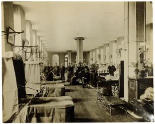 Osasto St. Thomasin sairaalassa Lontoossa, noin 1890