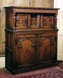 Eteisen kaappi, tammi, n.1600